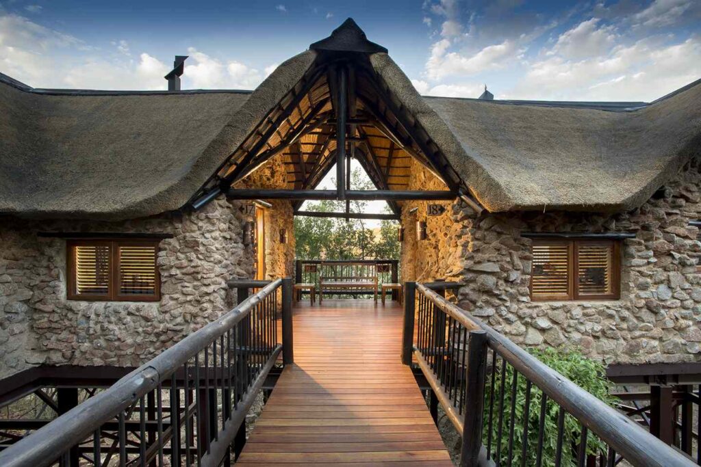 2 Day Luxury Tshukudu Bush Lodge Safari
