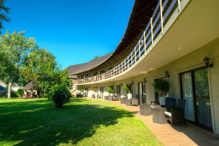 3 Day A'Zambezi River Lodge Luxury Tour